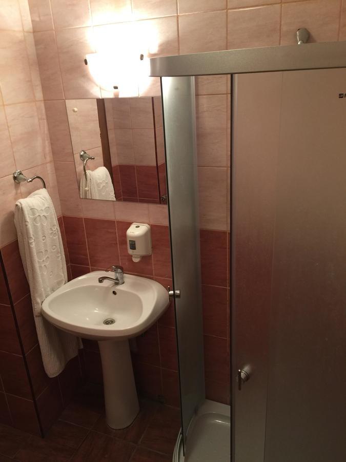 Hotel Rares Botosani Luaran gambar