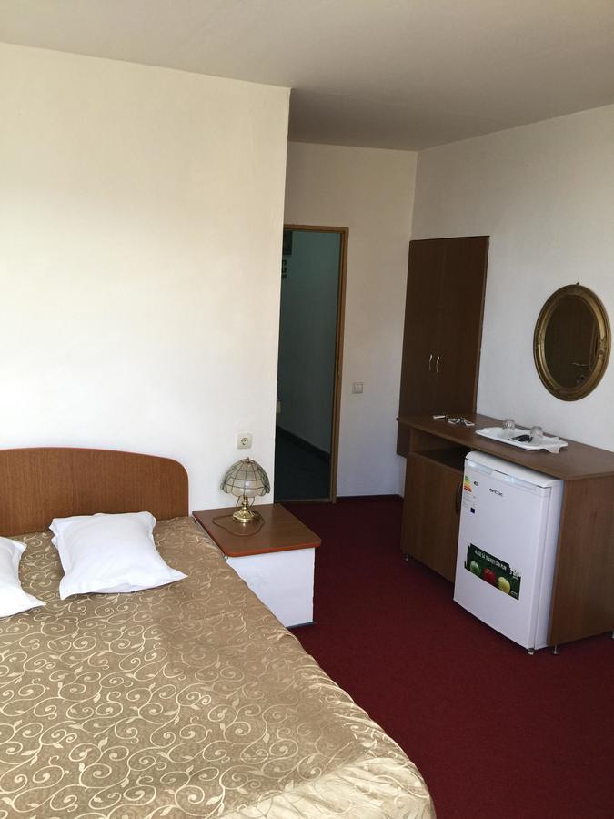 Hotel Rares Botosani Luaran gambar