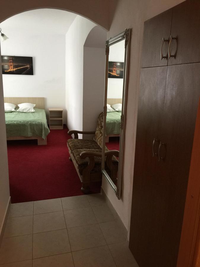 Hotel Rares Botosani Luaran gambar