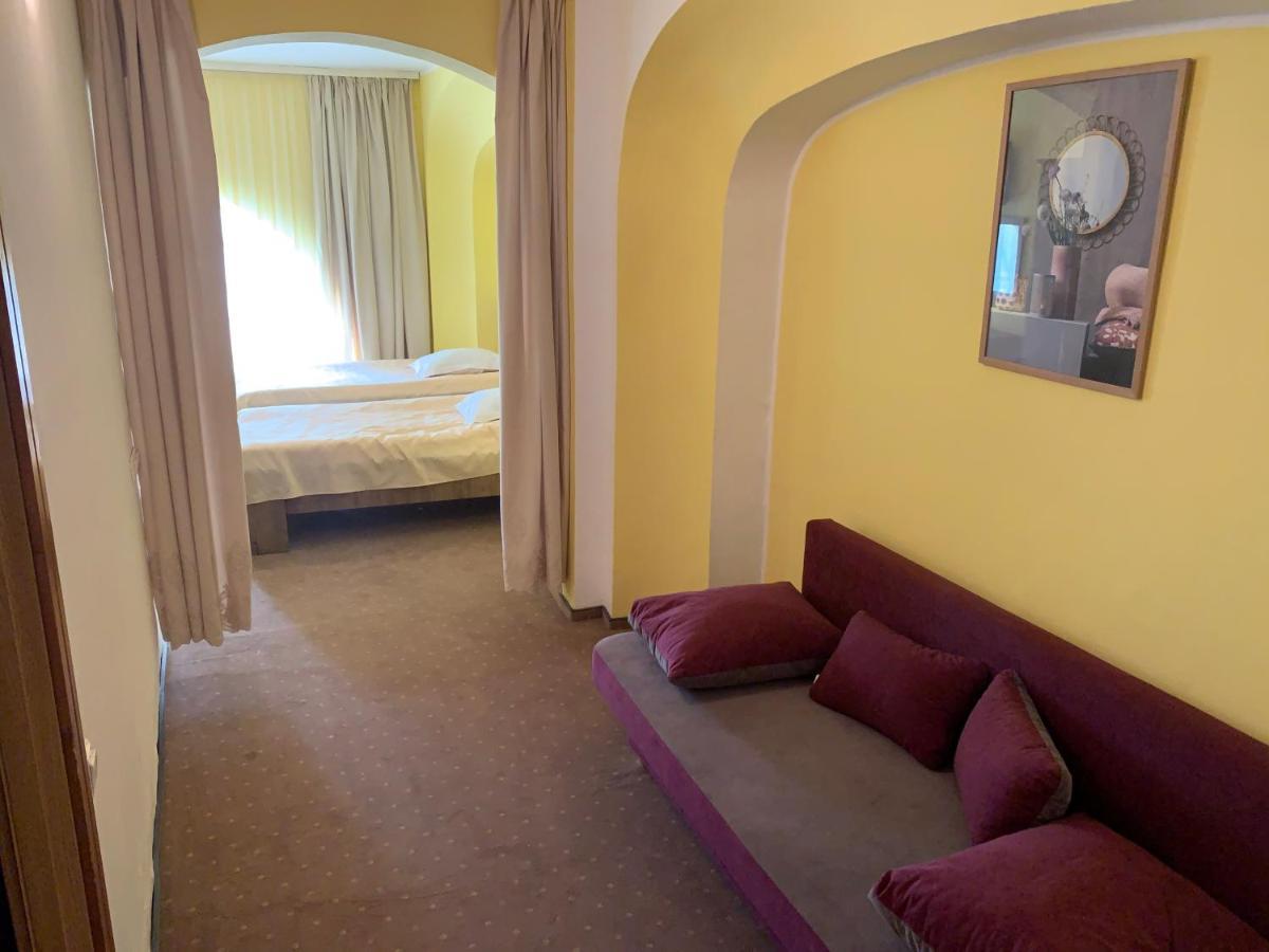 Hotel Rares Botosani Luaran gambar