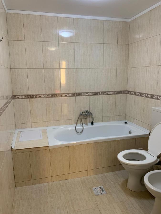 Hotel Rares Botosani Luaran gambar