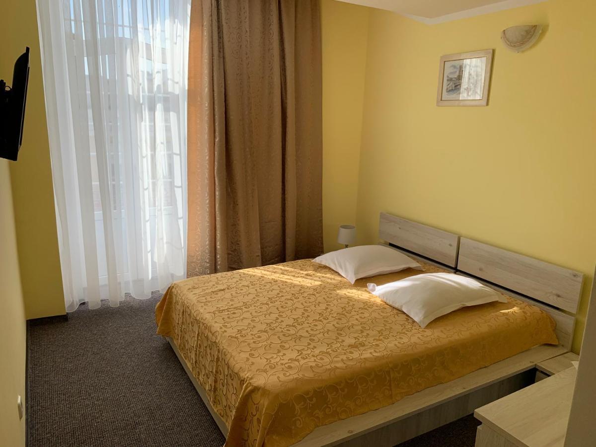 Hotel Rares Botosani Luaran gambar