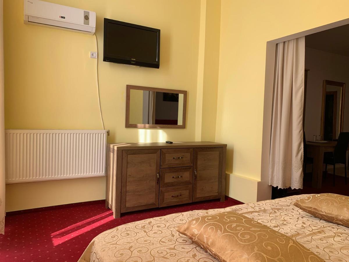 Hotel Rares Botosani Luaran gambar