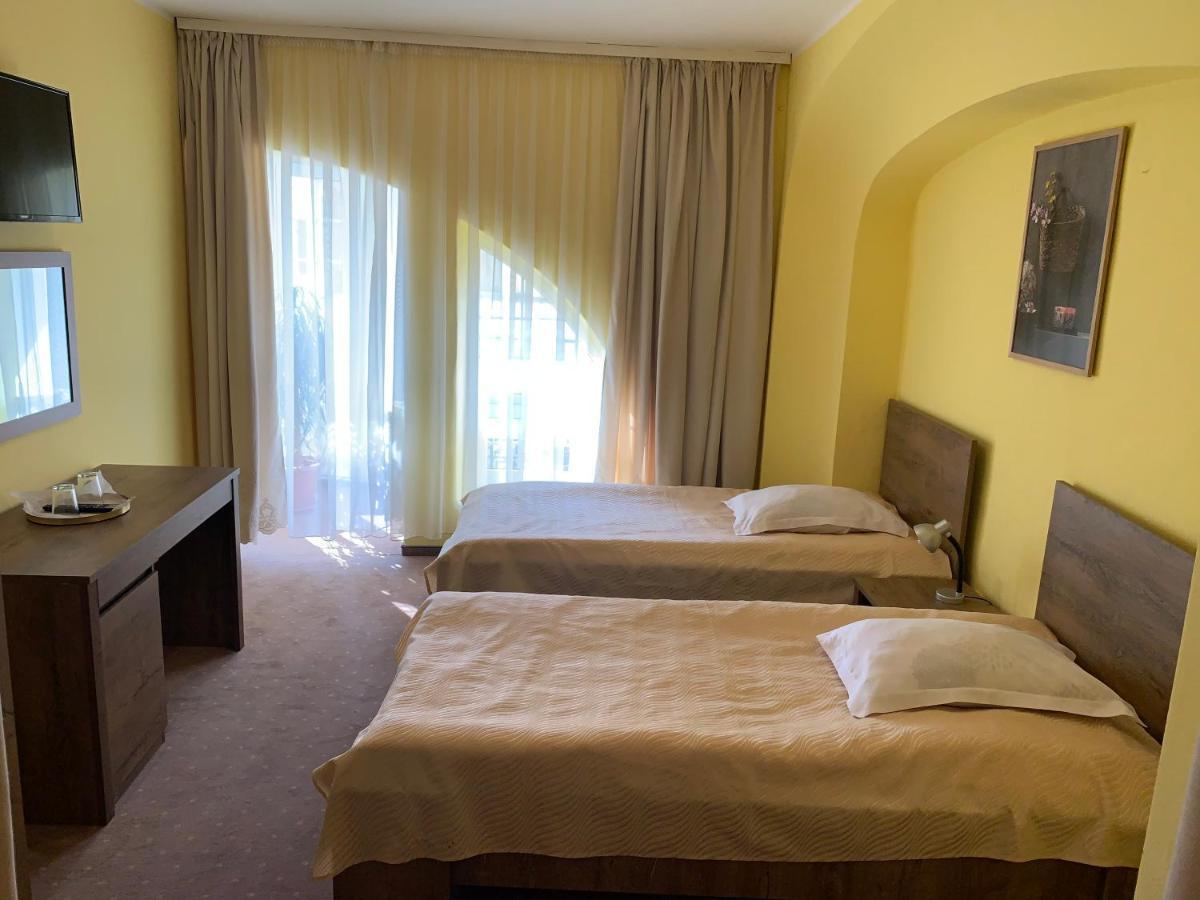 Hotel Rares Botosani Luaran gambar
